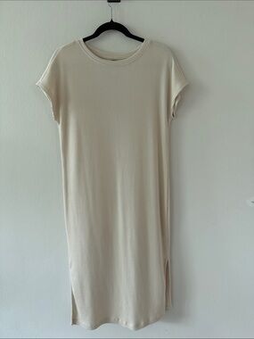 Old Navy Cream Ribbed Crewneck Short-Sleeve Midi Dress